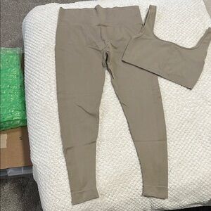 SET Active Tan Leggings